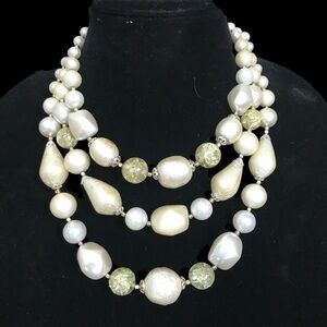 Vintage 50s 60s White Yellow 3-Strand Beaded Necklace Beads Japan crackle Ice